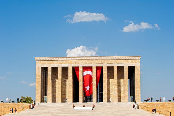 Türk Bayraklı ve Atatürk görselli 29 EKİM MESAJLARI 2023 | (Cumhuriyet’in 100. yılı kutlu olsun) En anlamlı, özel, farklı, duygulu, görselli ve resimli 29 Ekim kutlama mesajları